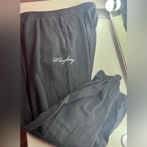 gently worn! size small! velvet! - Picture 1 of 2